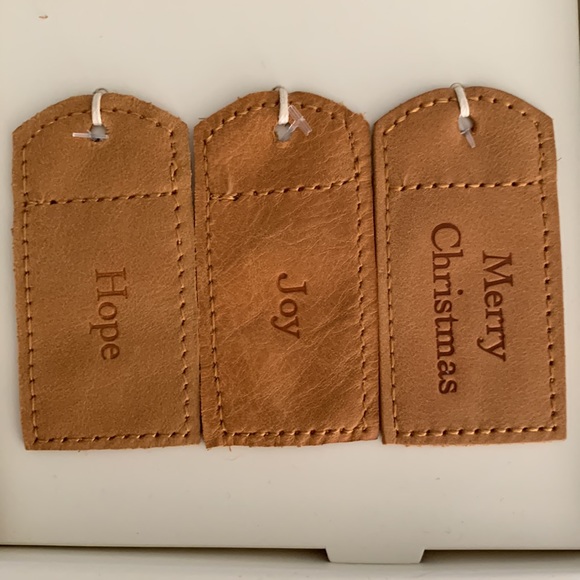 NIB HEARTH & HAND Holiday Reusable Leather Gift Tags Set of 6 - Picture 5 of 7